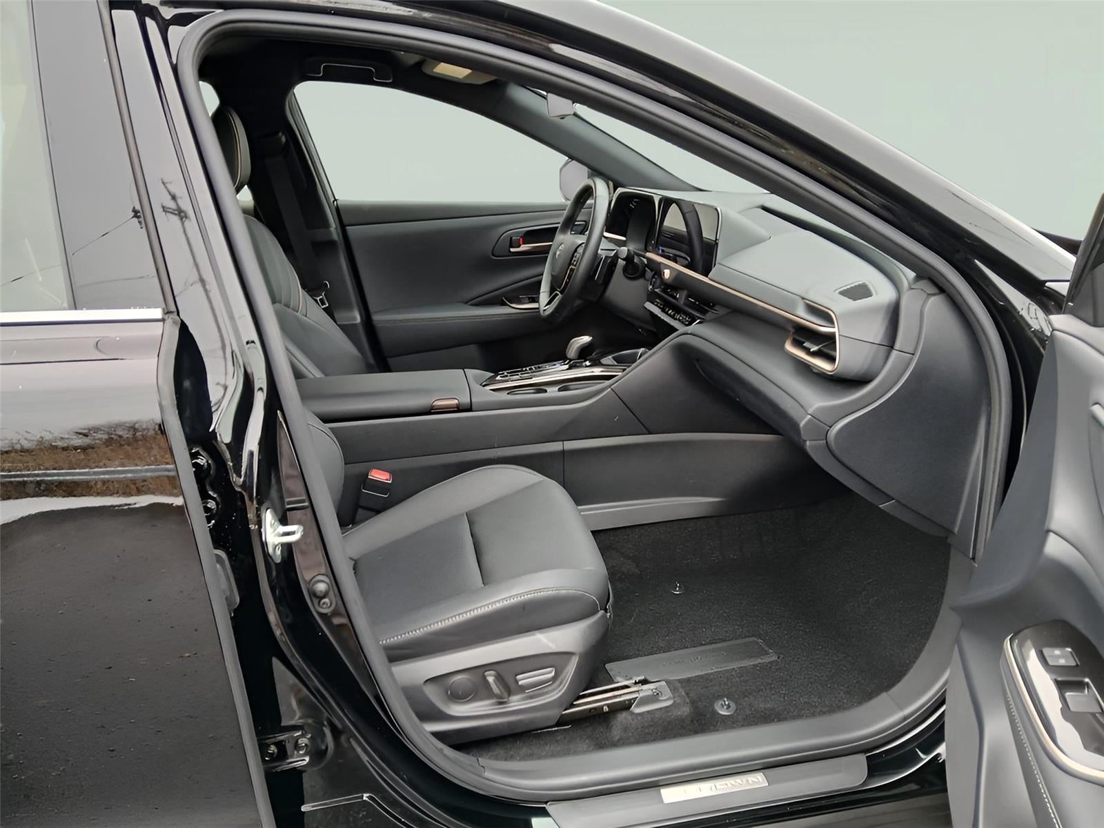 2025 Toyota Crown Signia XLE