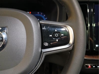 2023 Volvo XC60 Plus Dark Theme