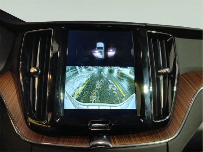 2023 Volvo XC60 Plus Dark Theme