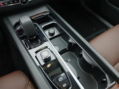 2025 Volvo XC60 Plus