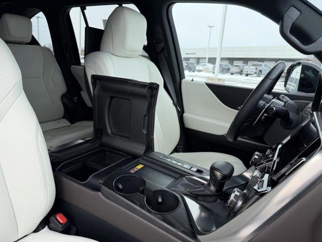 2025 Lexus LX 600 LUXURY