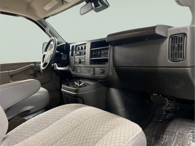 2025 Chevrolet Express Passenger 3500 1LT