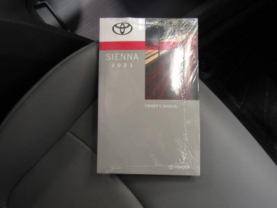 2021 Toyota Sienna XLE
