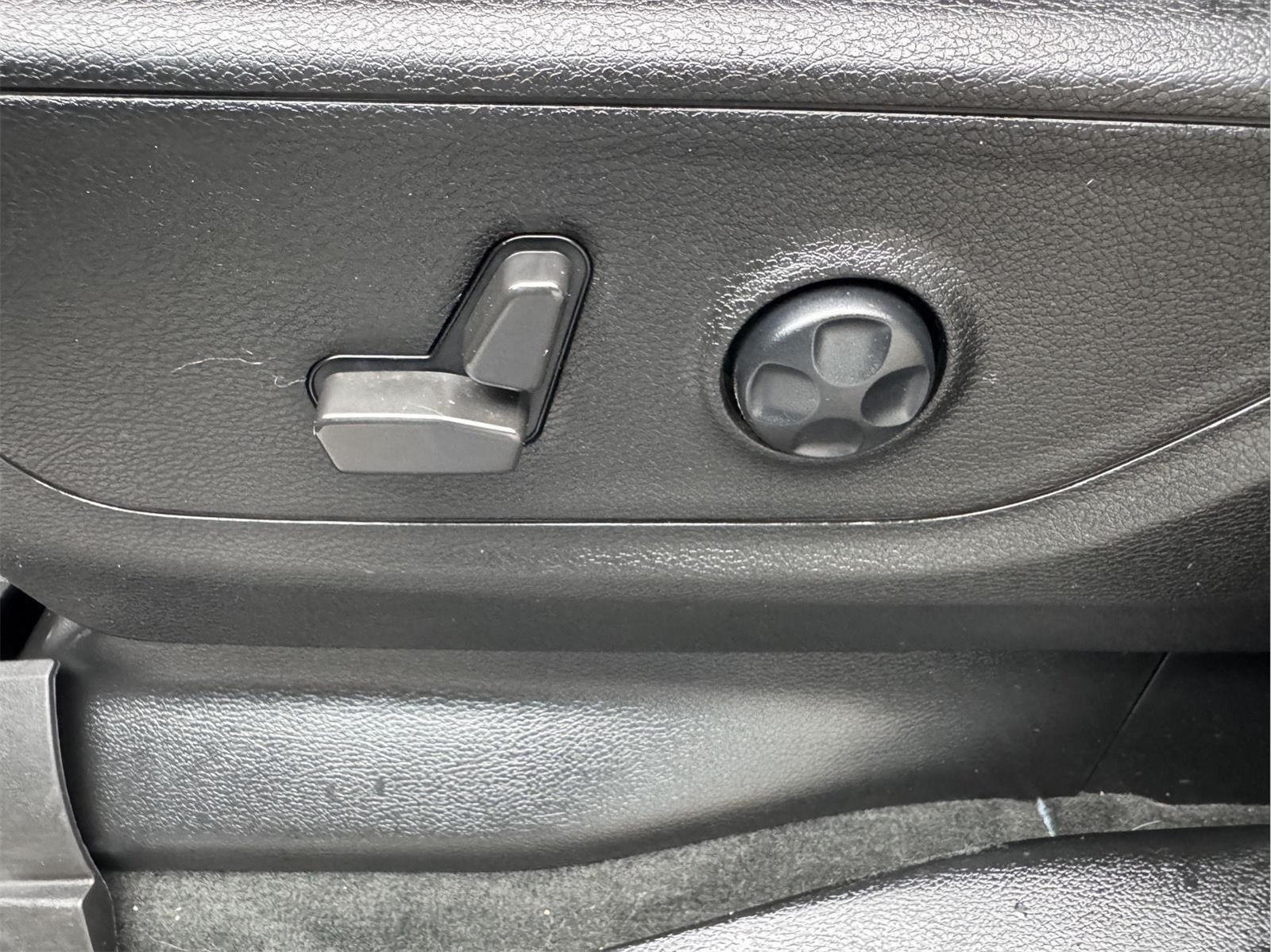 2021 RAM 1500 Big Horn Quad Cab 4x4 6'4" Box