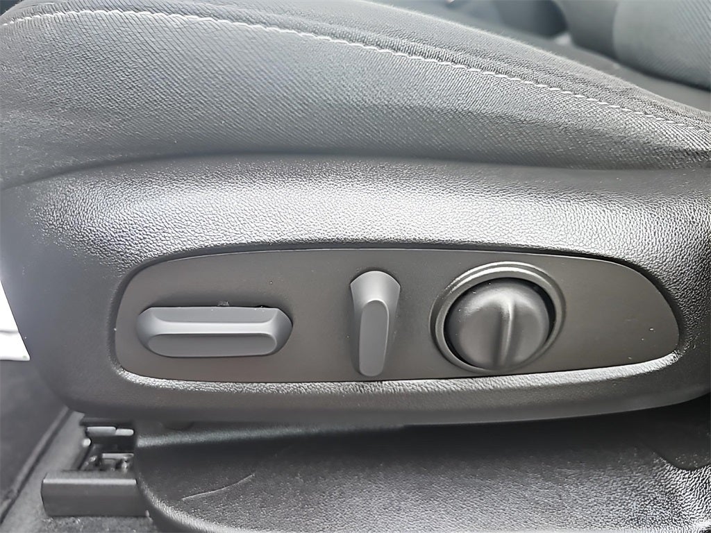 2023 Chevrolet Traverse LT CarBravo Certified!! Remote Start, Heated seats, P