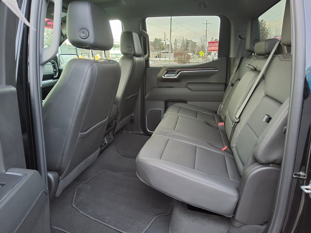 2025 GMC Sierra 1500 SLT Leather W/Heated Power Seats!