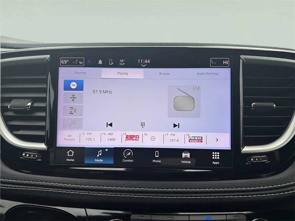 2022 Chrysler Pacifica Touring L CARBRAVO!