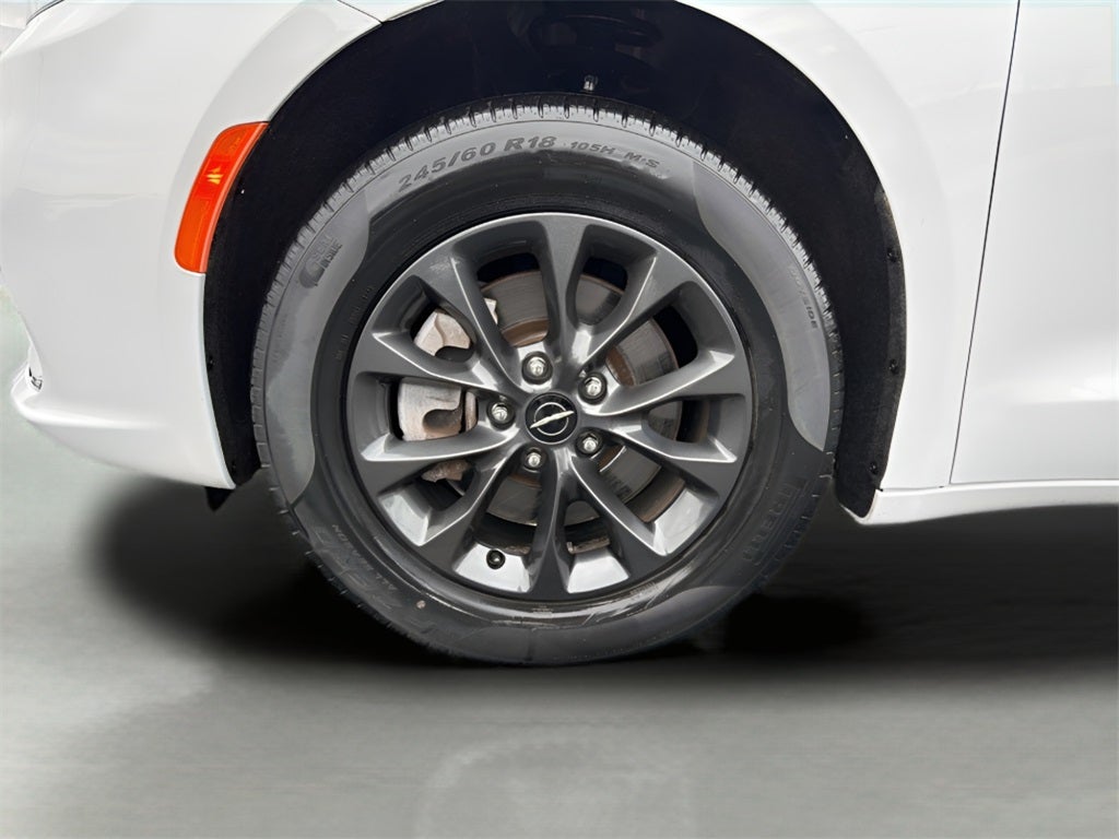 2022 Chrysler Pacifica Touring L CARBRAVO!