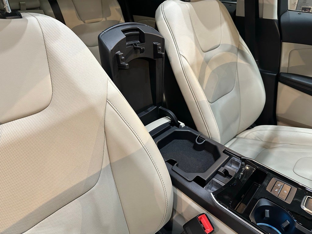 2020 Ford Edge Titanium