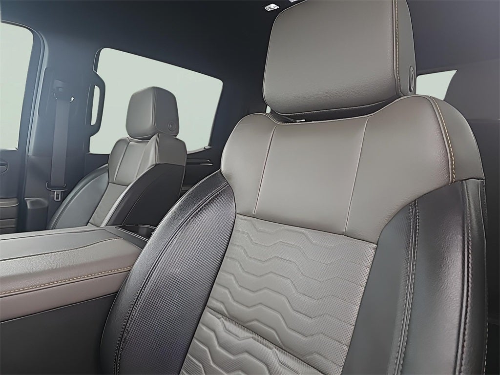 2023 Chevrolet Silverado 1500 ZR2 Fully Loaded, Custom Exhaust, (Carbravo Certified!