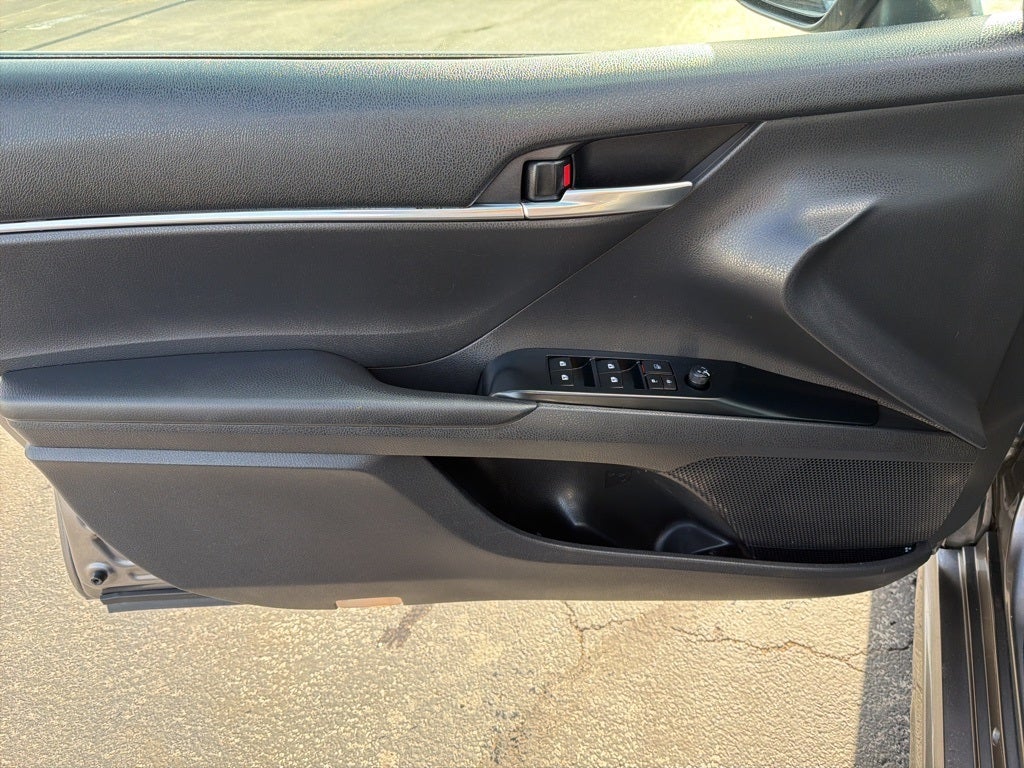 2018 Toyota Camry SE CARBRAVO!