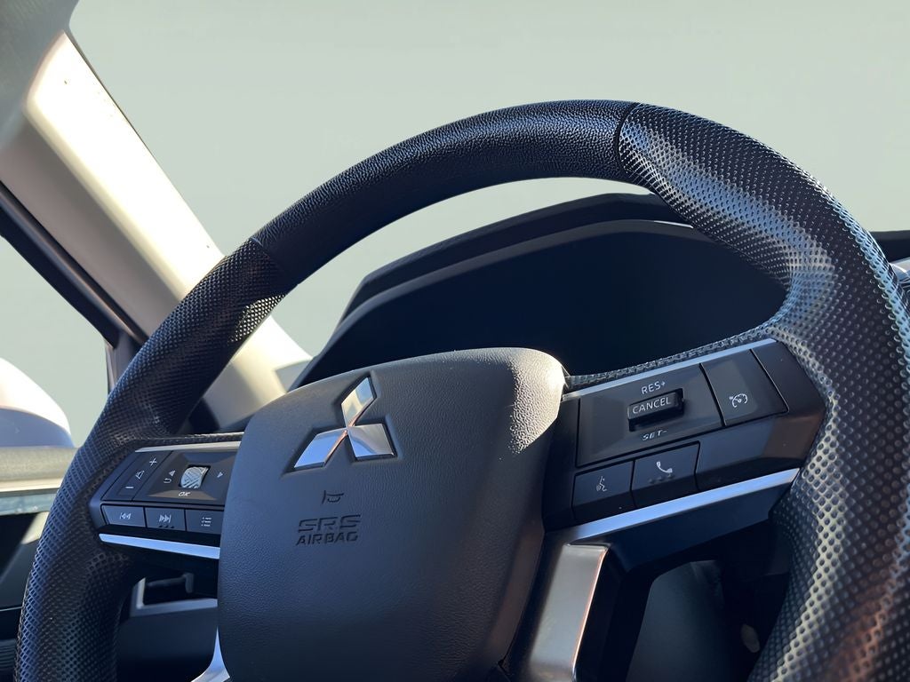 2022 Mitsubishi Outlander ES