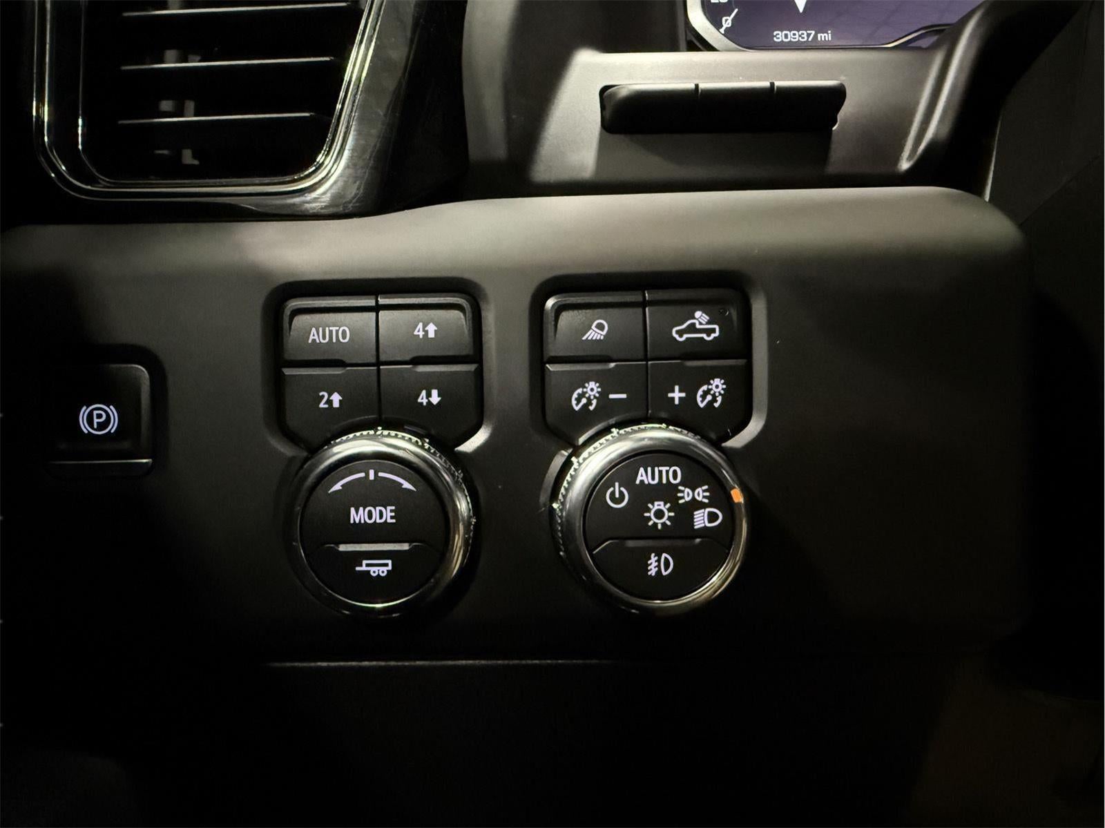 2024 GMC Sierra 2500HD 4WD Crew Cab Standard Bed AT4