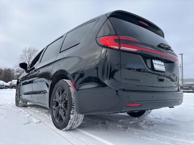 2024 Chrysler Pacifica Limited AWD
