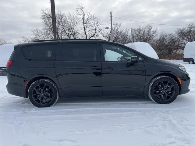2024 Chrysler Pacifica Limited AWD