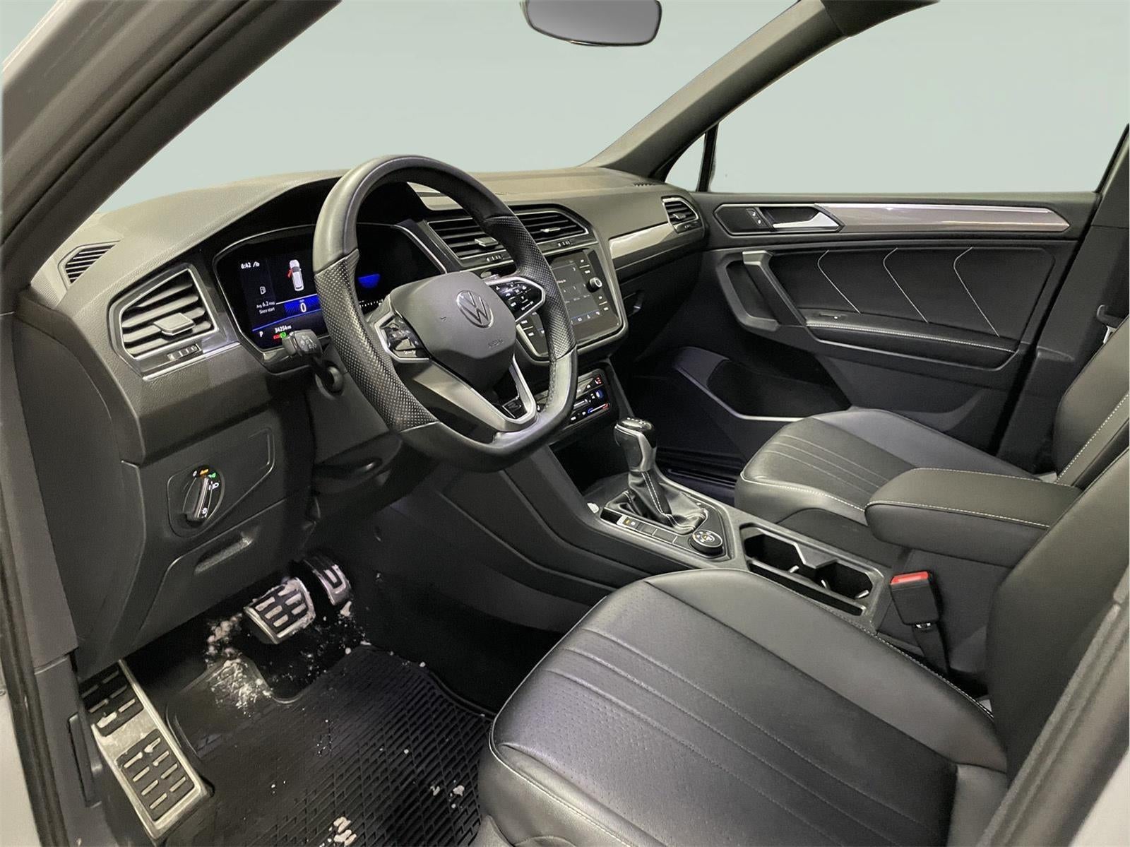 2023 Volkswagen Tiguan SE R-Line Black