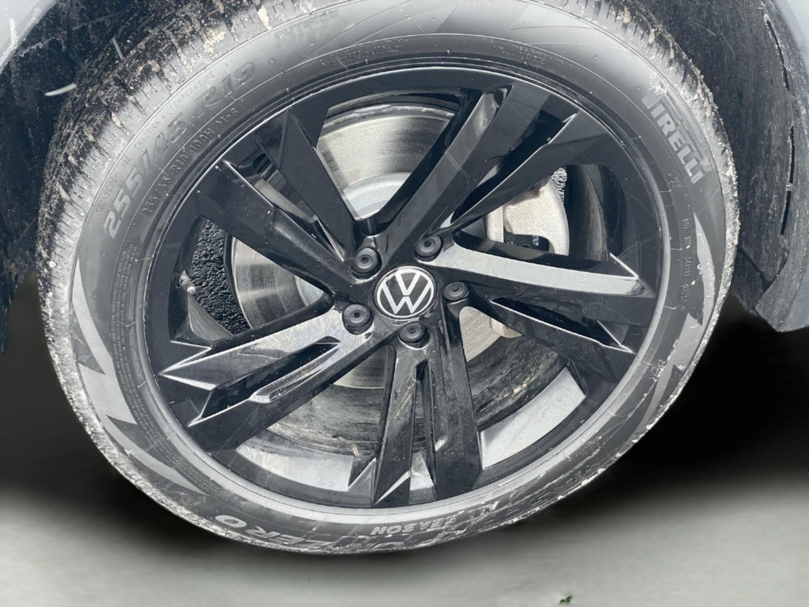 2023 Volkswagen Tiguan SE R-Line Black