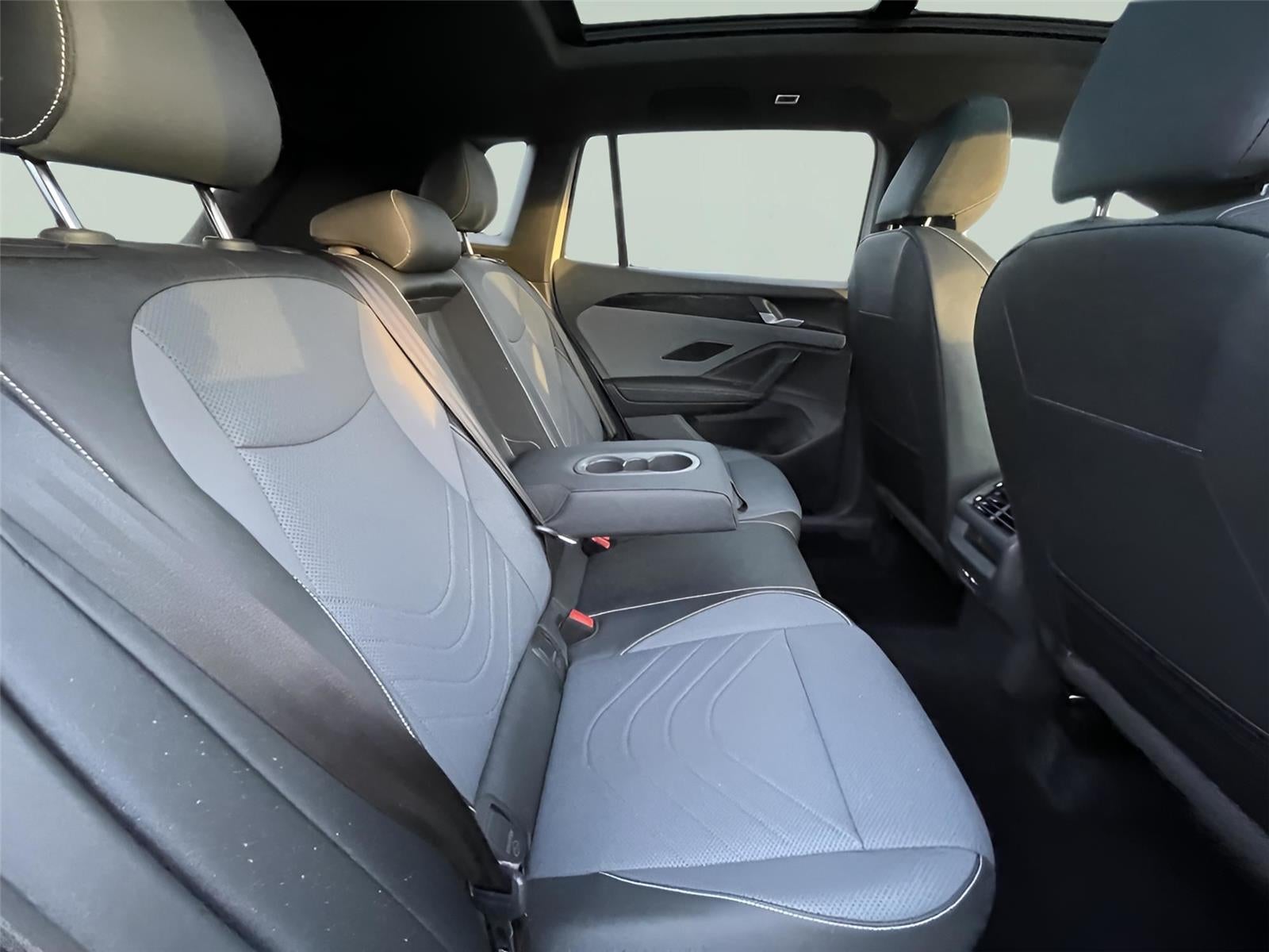 2025 Volkswagen Tiguan SE R-Line Black