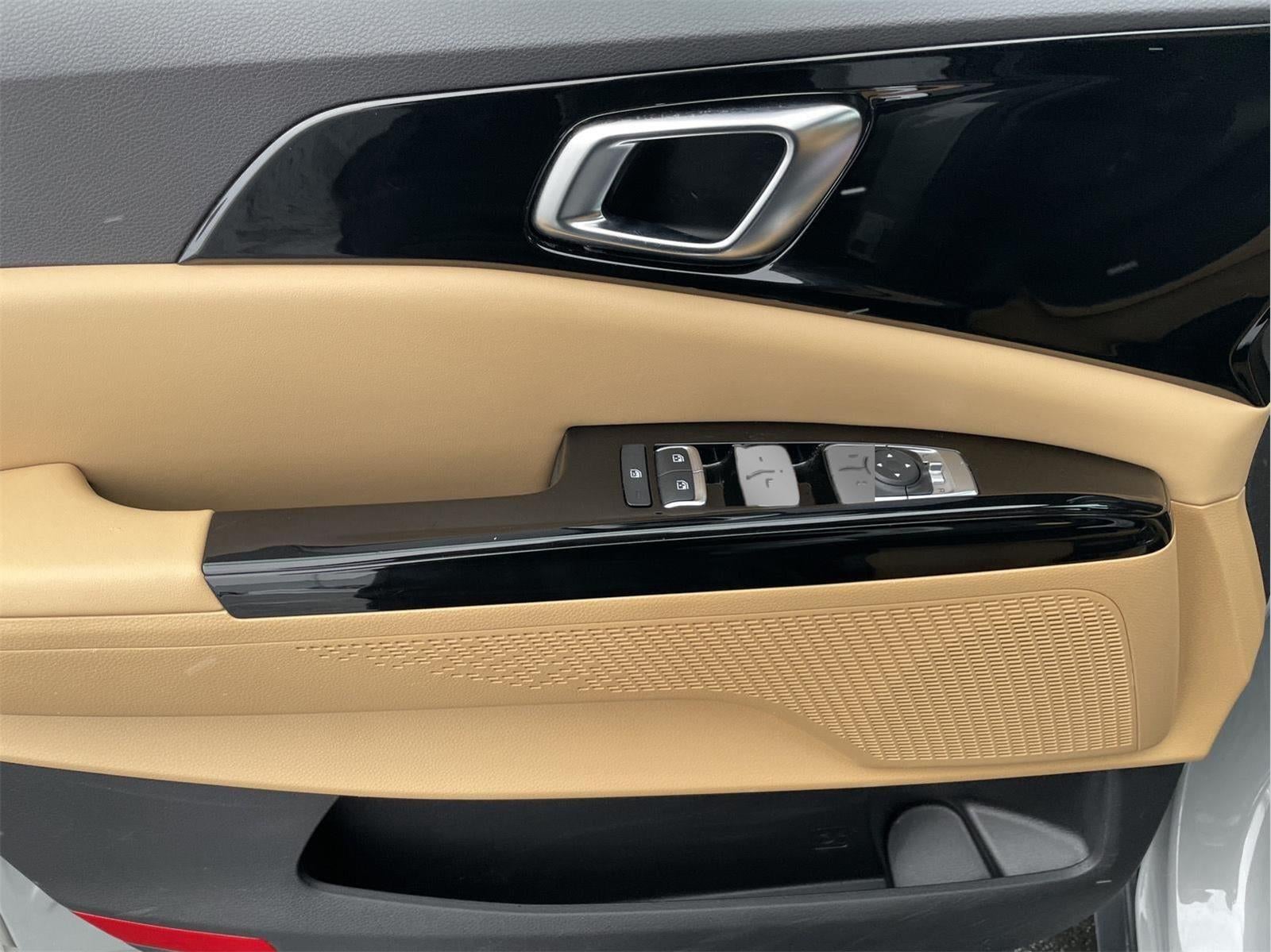 2023 Kia Carnival EX