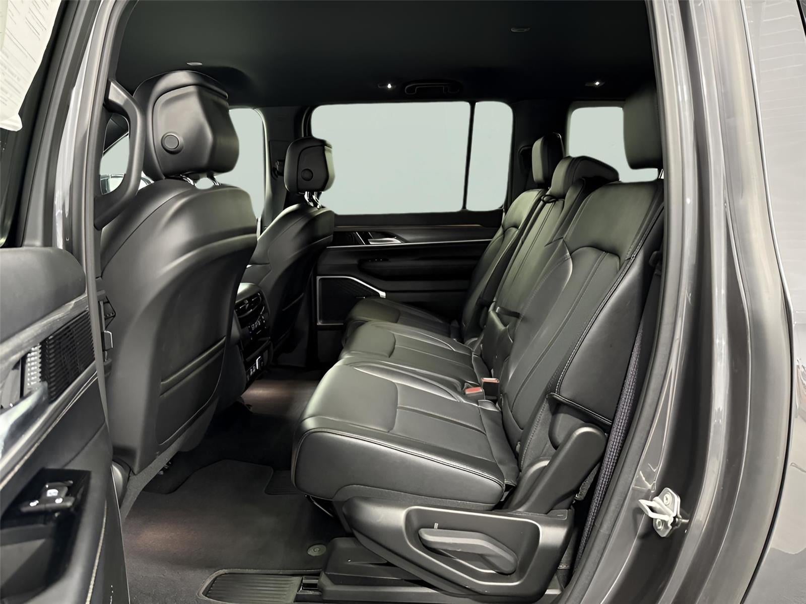 2023 Jeep Wagoneer L Series III