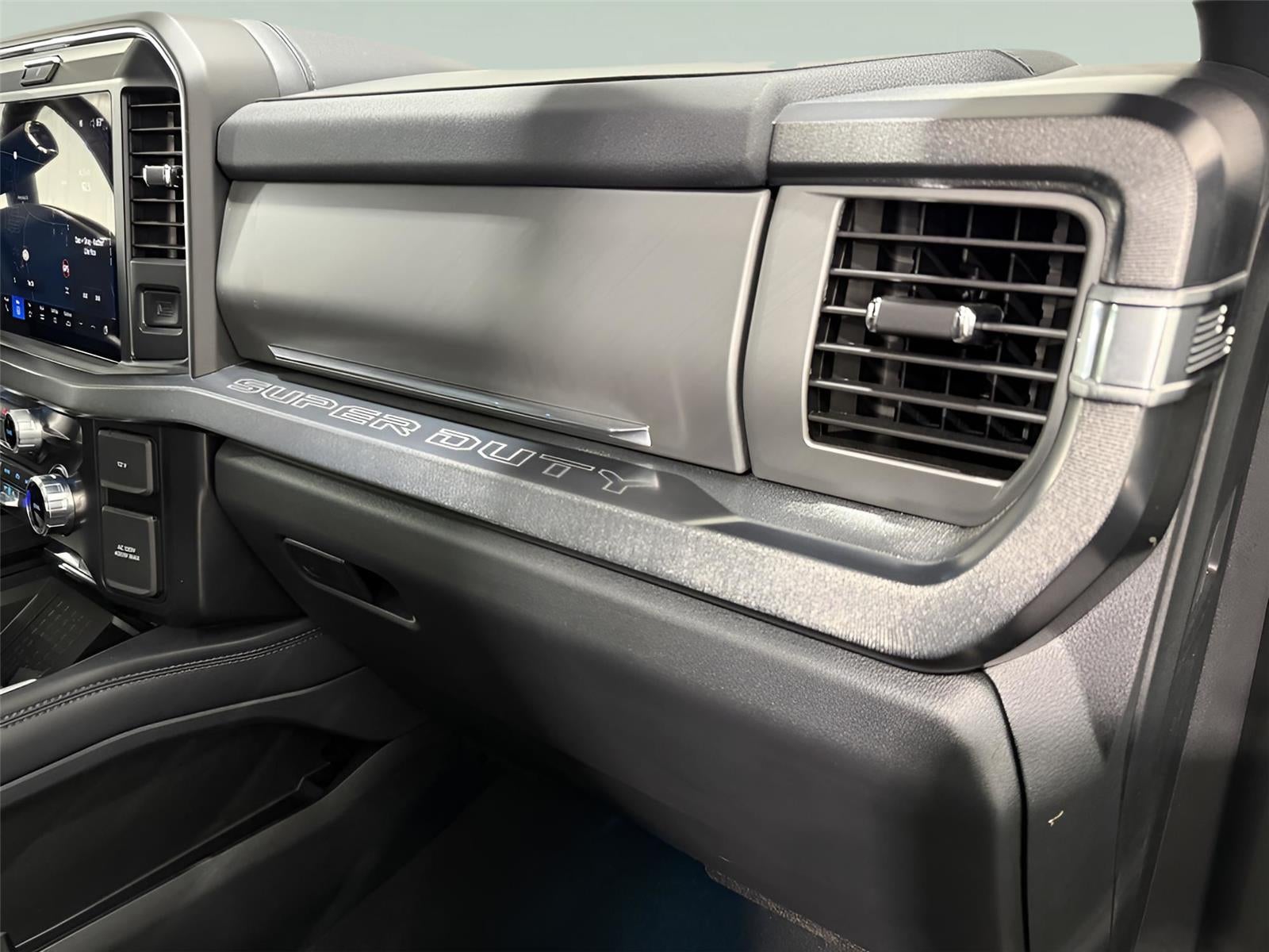 2025 Ford Super Duty F-250 Platinum