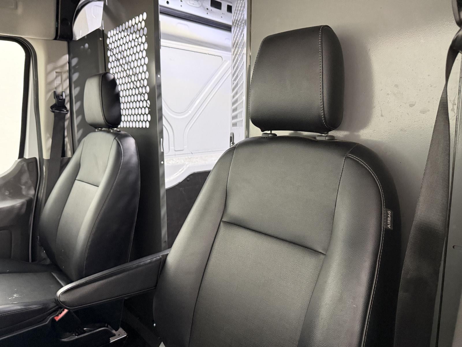 2022 Ford E-Transit 350