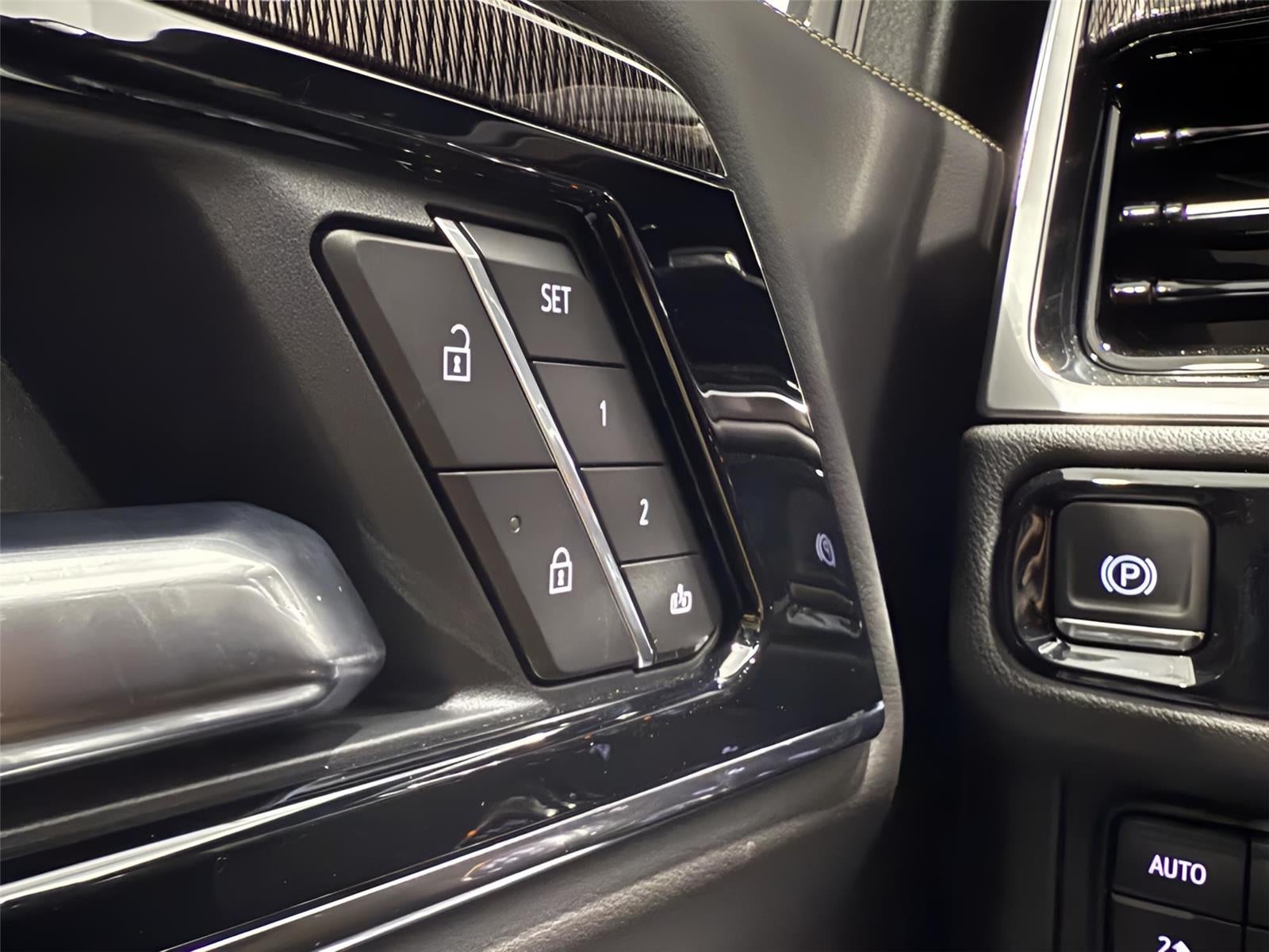 2025 GMC Yukon Elevation