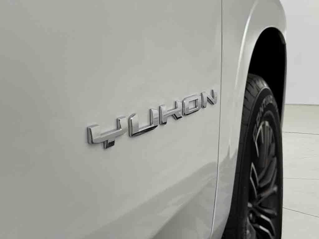 2025 GMC Yukon Elevation